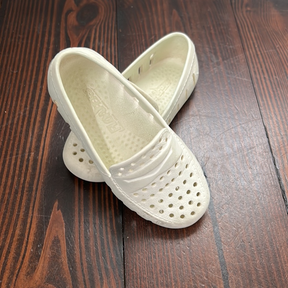 Floafers boys shoes. Toddler size 7